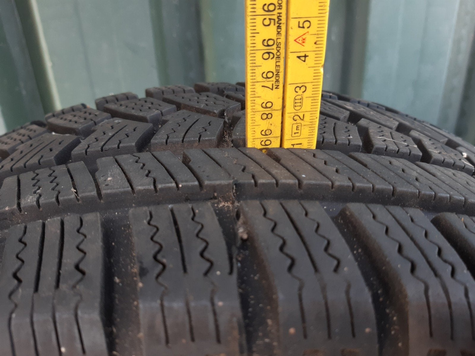 Winterbanden met velgen  205 R/55 R16 met losse VW wieldoppe, Ophalen, 16 inch, Banden en Velgen, 205 mm