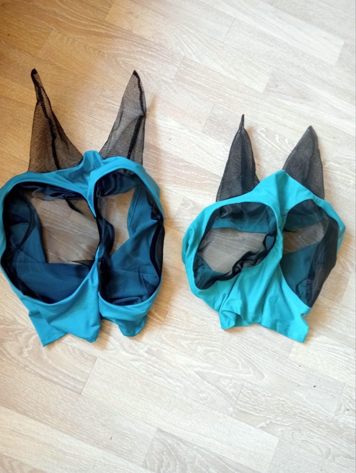 Zgan twee vliegenmaskers mt cob en pony, Ophalen of Verzenden, Zo goed als nieuw