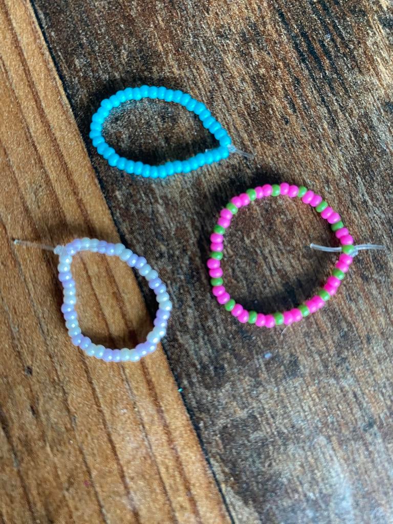 Set van 3 handgemaakte kralen ringen, Sieraden, Tassen en Uiterlijk, Ringen, Overige materialen, Overige kleuren, Nieuw, Ophalen of Verzenden