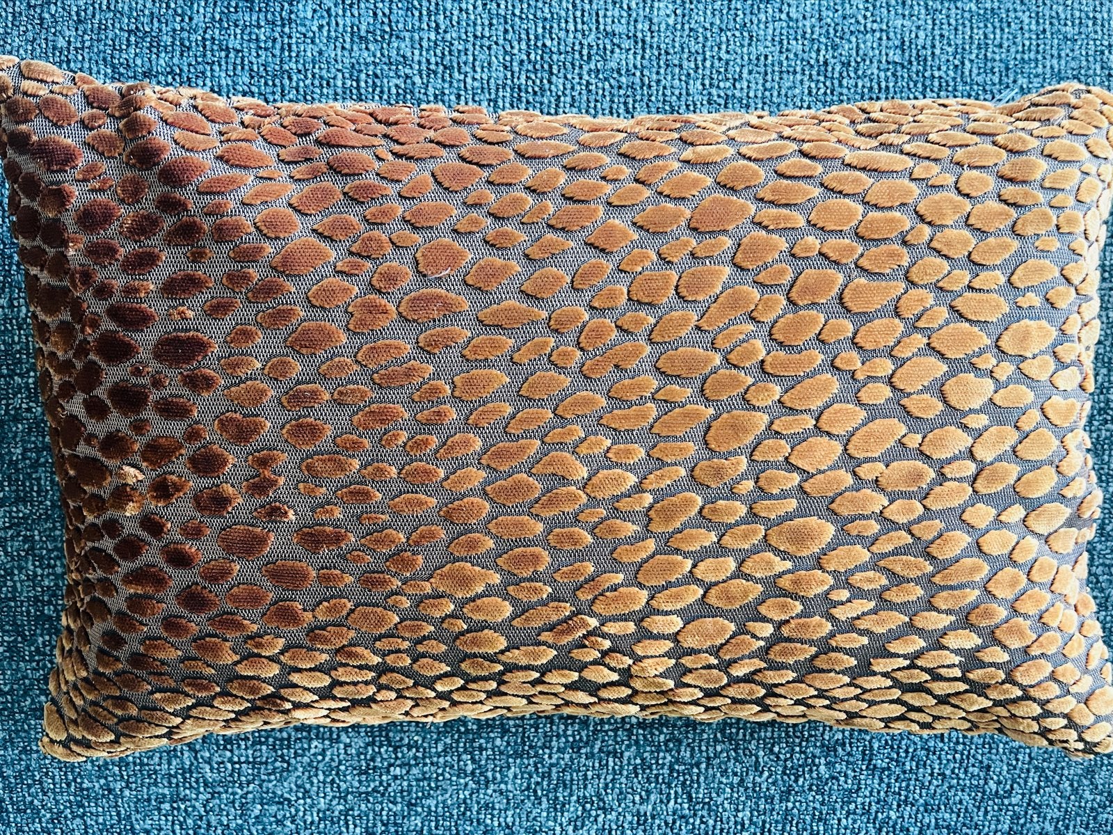 Luxe sierkussen met eendendons vulling, bruin/goud, Huis en Inrichting, Overige merken, Gebruikt, Meerkleurig, Inclusief binnenkussen