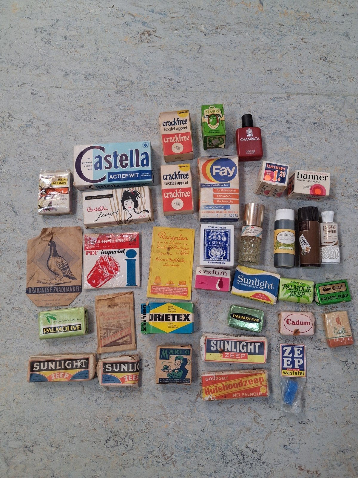34 vintage zeepjes schoonmaakmiddelen stijfel shampoo, Ophalen of Verzenden, Huis en Inrichting