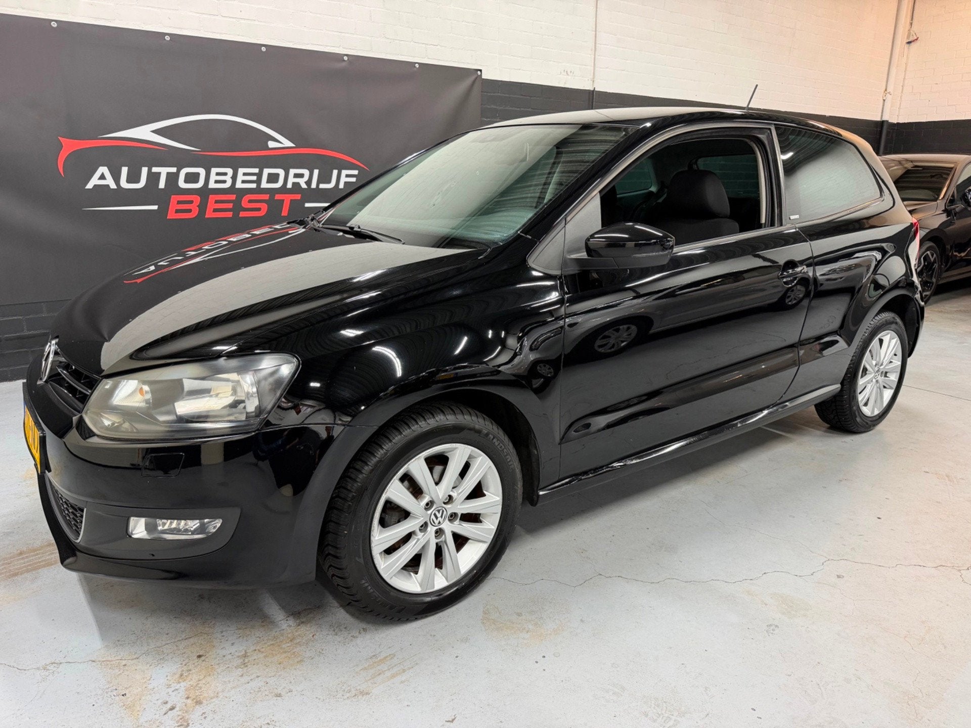 Volkswagen Polo 1.2 Easyline Style Nap/Airco/APK 10-2027!, Voorwielaandrijving, Euro 5, 60 pk, Zwart