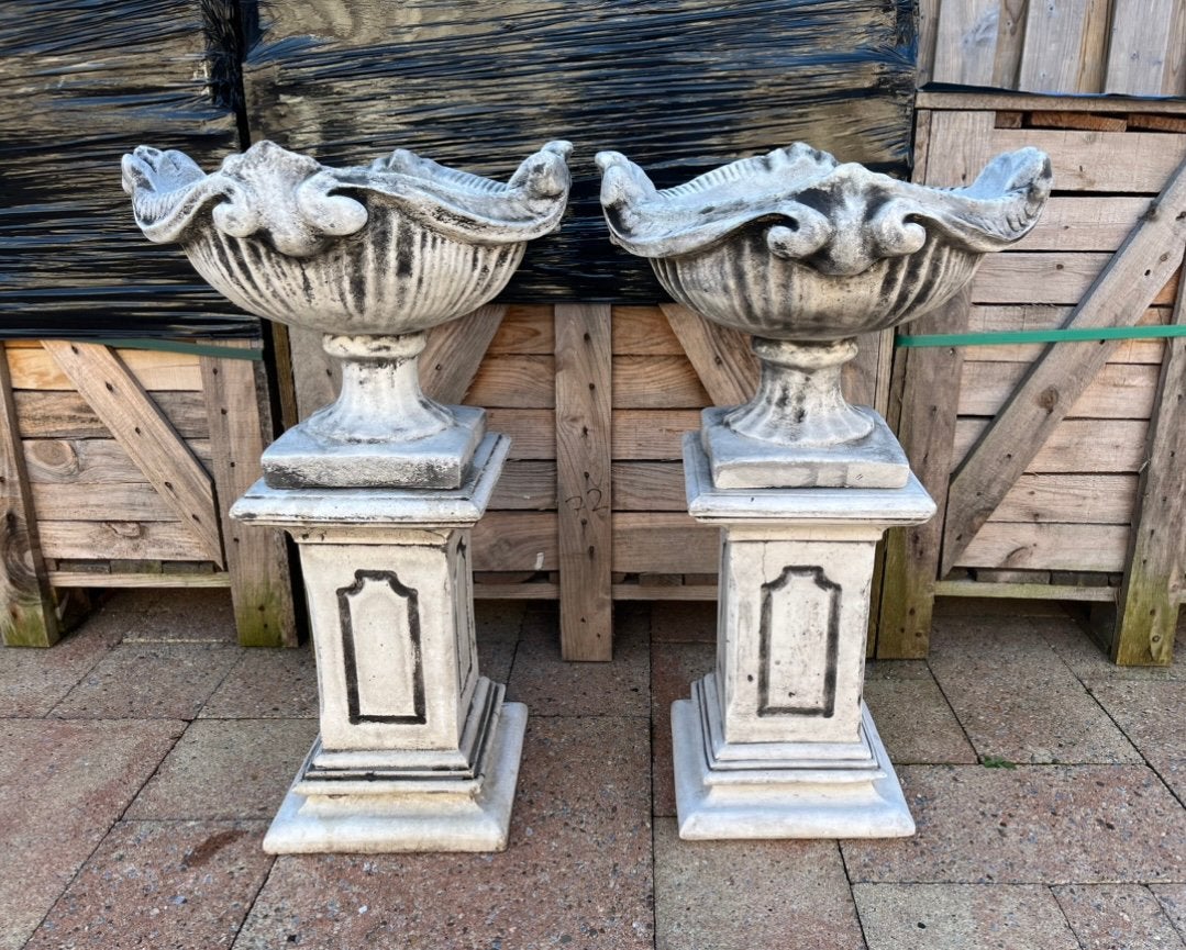 betonnen bloempotten op zuilen 75hoog, Tuin en Terras, Bloempotten, Ophalen, Woondecoratie eindhoven, Nieuw, Woondecoratie eindhoven
