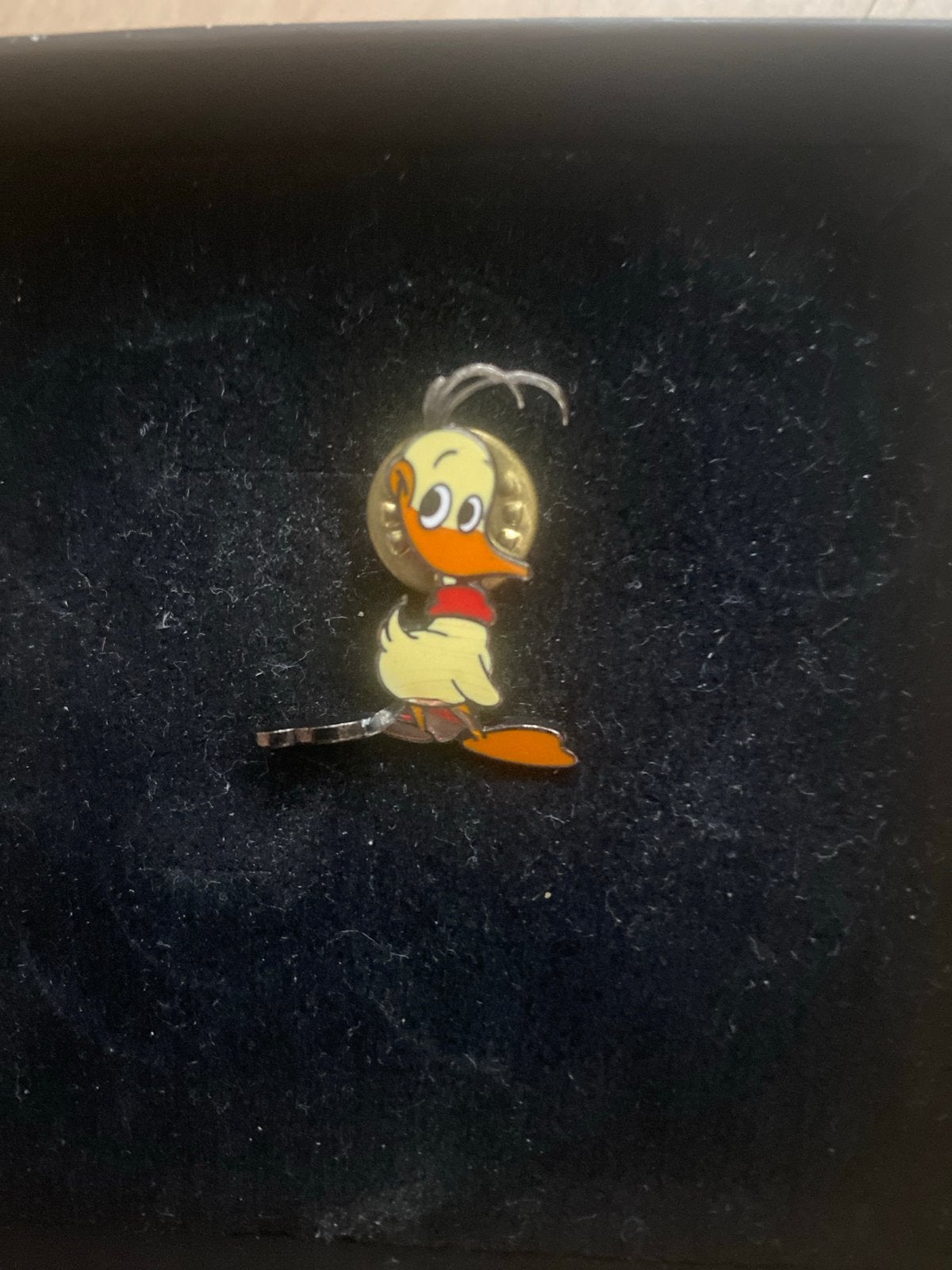 Vintage Alfred Jodocus Kwak Pin - Looney Tunes, Ophalen of Verzenden, Zo goed als nieuw, Figuurtje, Speldje of Pin