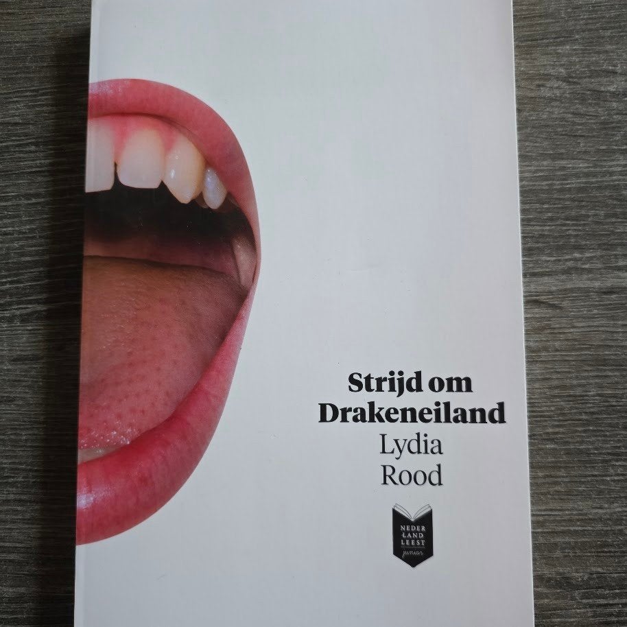Strijd om Drakeneiland, Ophalen of Verzenden, Zo goed als nieuw, Lydia Rood, Fictie