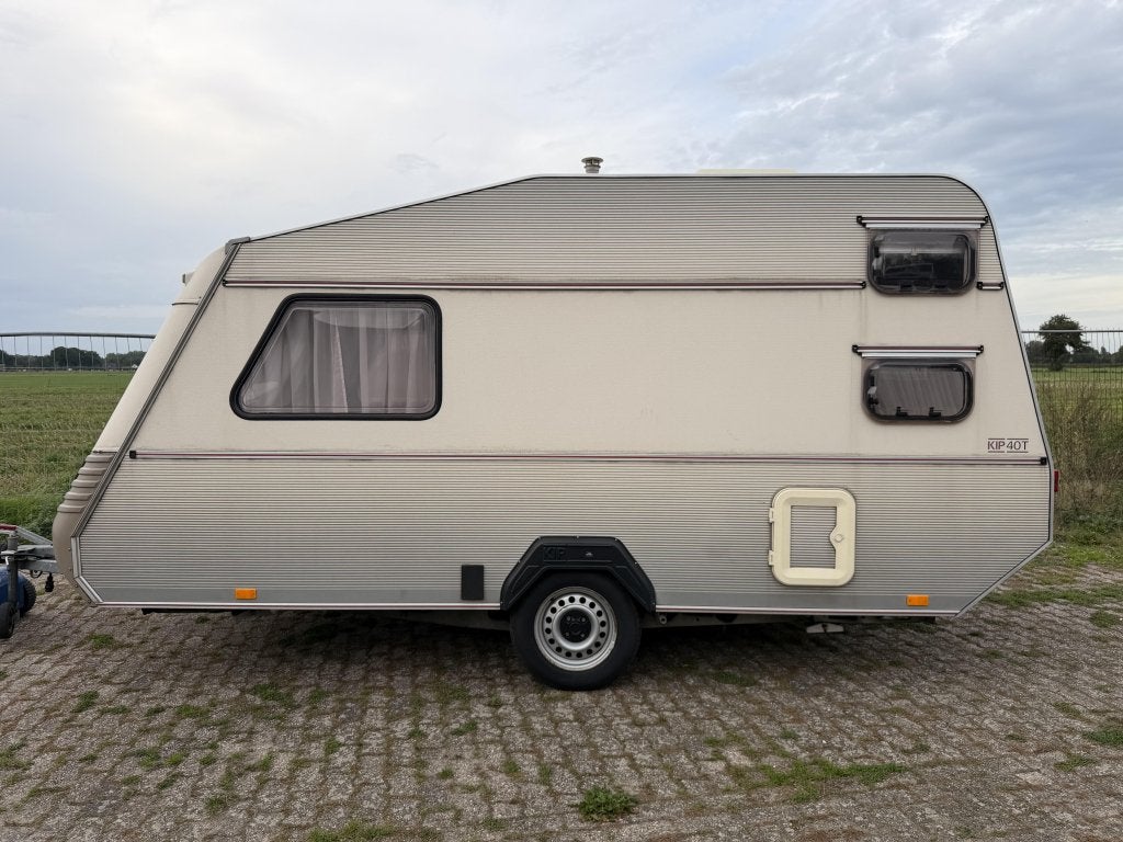 Kip De Luxe 40 T, Dwars-stapelbed, Kip, Bedrijf, Gascomfoor