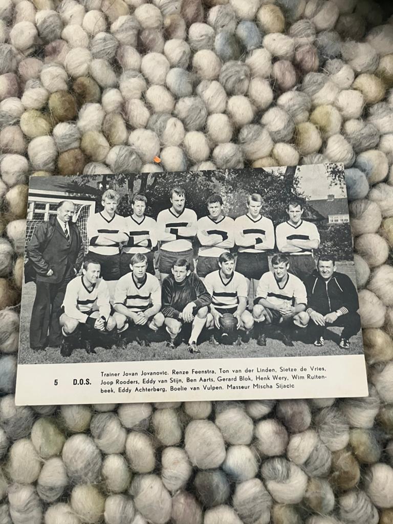 Dos monty gum 1965-1966, Verzamelen, Sportartikelen en Voetbal, Ophalen of Verzenden, Zo goed als nieuw, Boek of Tijdschrift