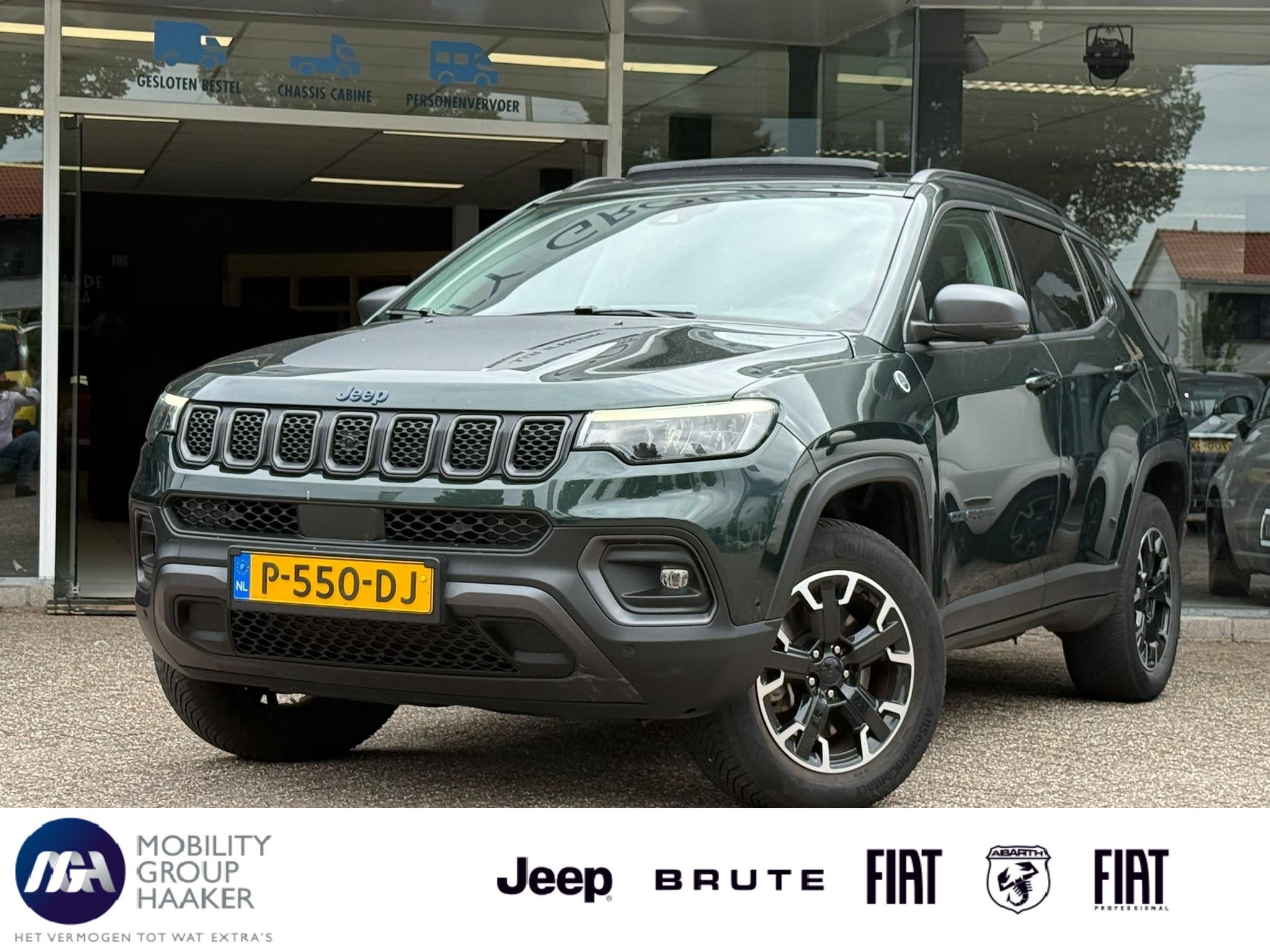 Jeep Compass 4xe 240 Plug-in Hybrid Electric Trailhawk | Sch