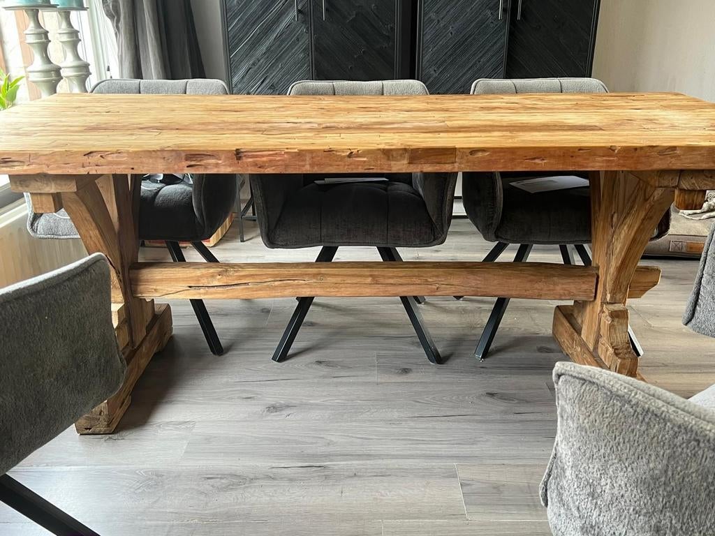Houten eettafel, Ophalen