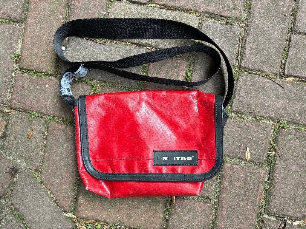 Rode Freitag schoudertas, Ophalen of Verzenden, Gebruikt, Rood, Overige merken