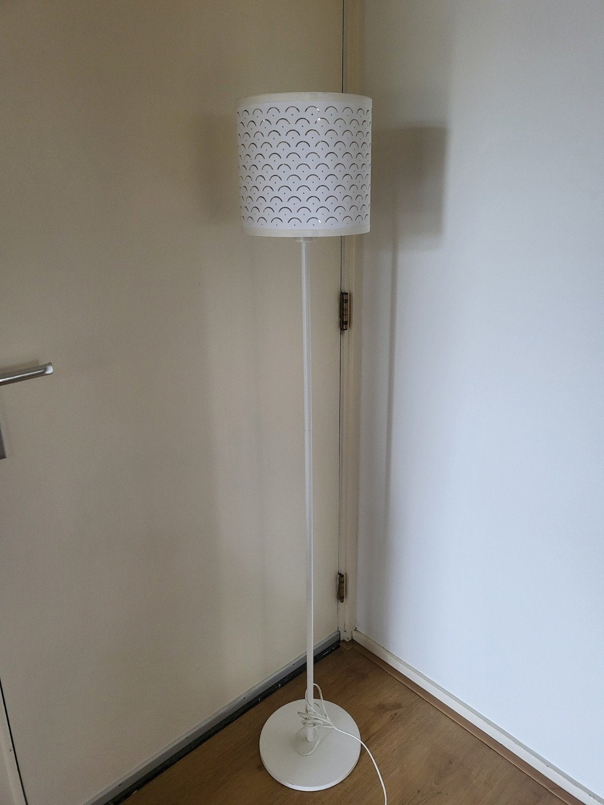 Witte staande lamp, Ophalen, Gebruikt, E27 (groot), Metaal