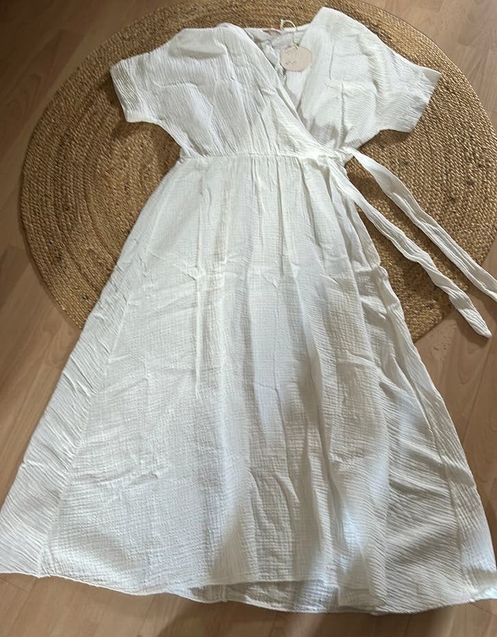 Witte maxi jurk van Ffan-fan - Nieuw met kaartje one size, Kleding | Dames, Jurken, Wit, Nieuw, Knielengte, Ophalen