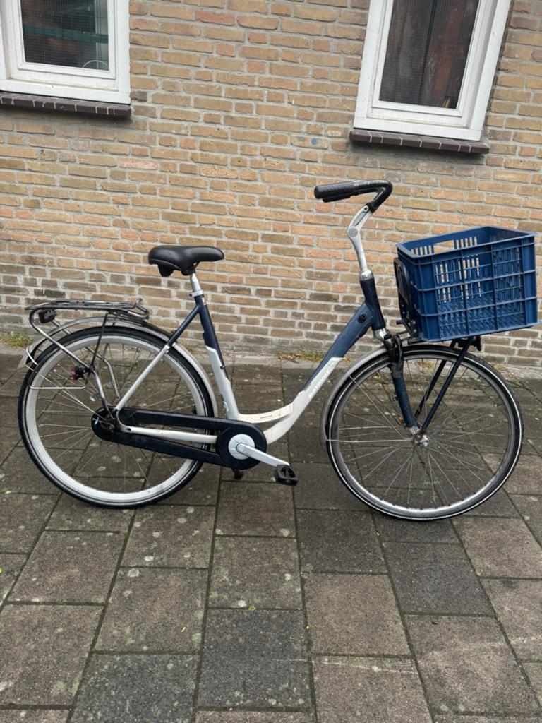 Damesfiets met voorrekkrat en terugtraprem, Fietsen en Brommers, Fietsen | Dames | Damesfietsen, 56 cm of meer, Ophalen of Verzenden