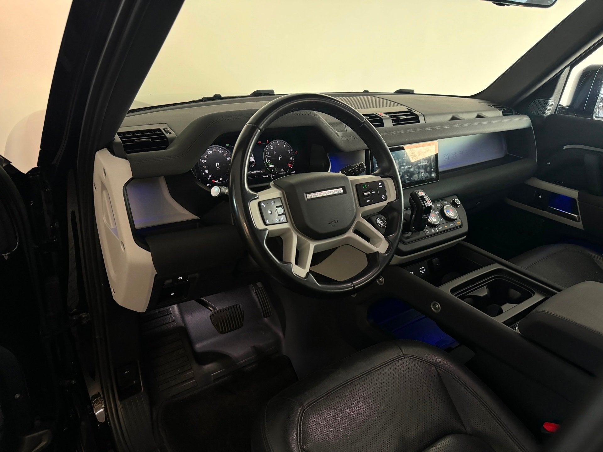 Land Rover Defender 110 2.0 P400e 110 XS Edition Pano|Dodeho, Auto's, Land Rover, Automaat, 404 pk, Gebruikt, Euro 6