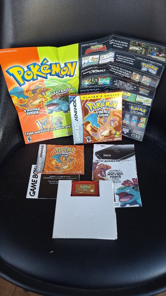 Pokemon Game Boy Fire Red Version+ doos, boekjes, poster, Avontuur en Actie, Verzenden, 1 speler, Zo goed als nieuw