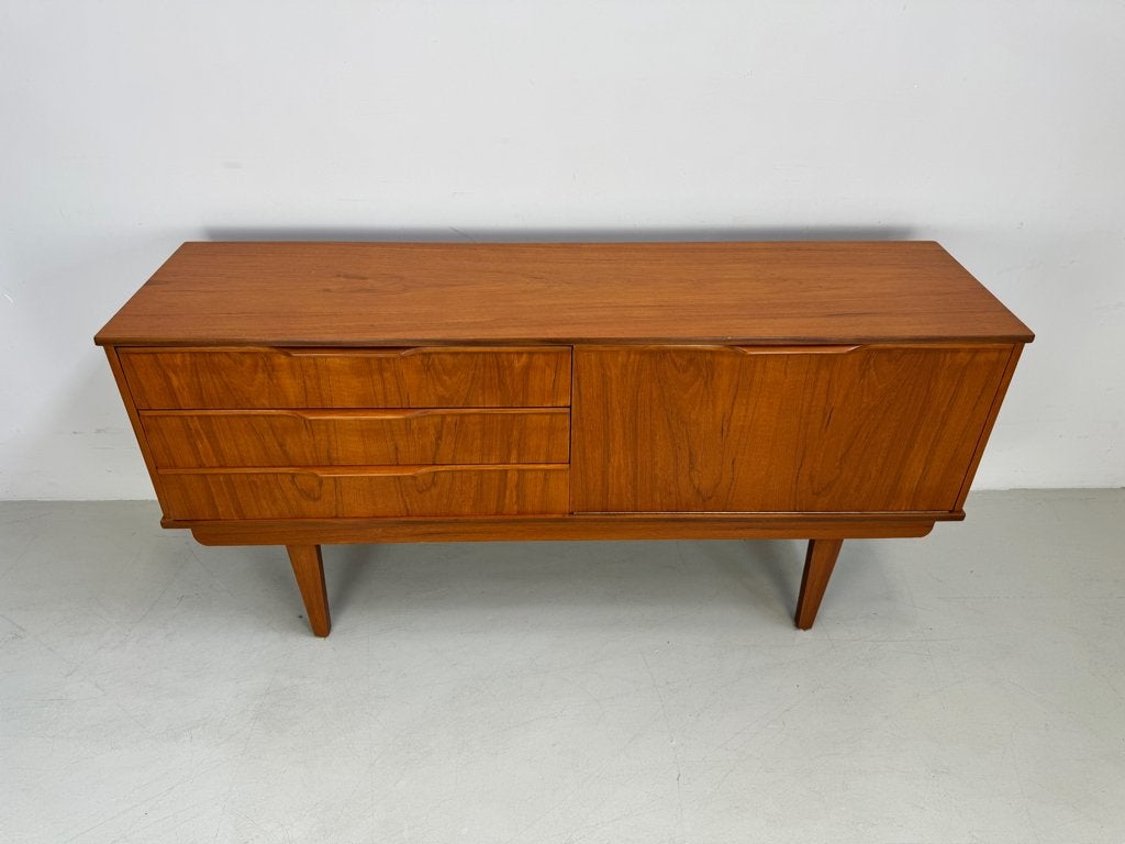 Vintage dressoir., Verzenden, 150 tot 200 cm, Teakhout, Zo goed als nieuw