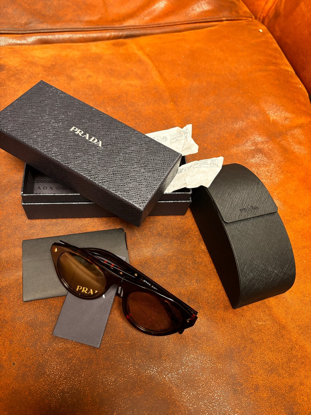 Prada Zonnebril - Nieuw in doos met etui, Zonnebril, Nieuw, Ophalen of Verzenden, Prada