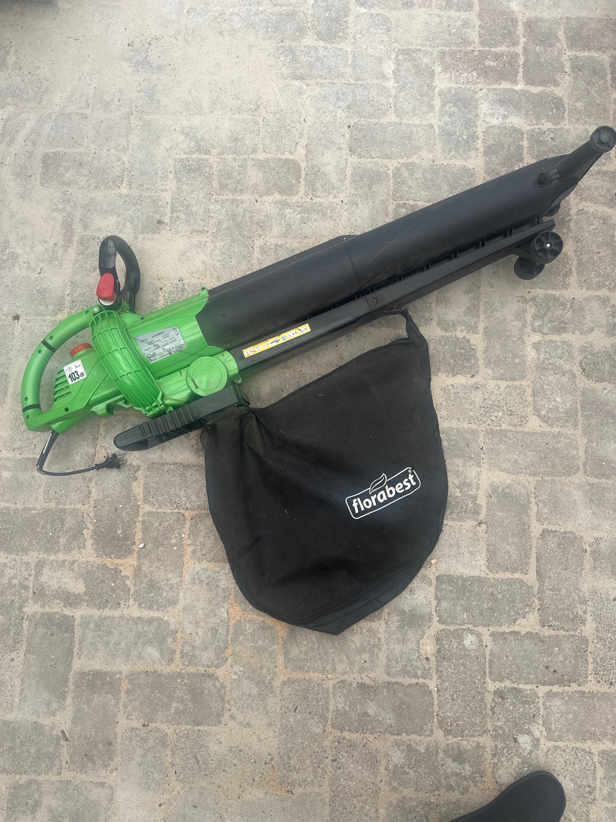 Florabest FLB 2500 A2 Bladblazer/Bladzuiger, Tuin en Terras, Ophalen, Gebruikt, Handgedragen, Met opvangzak