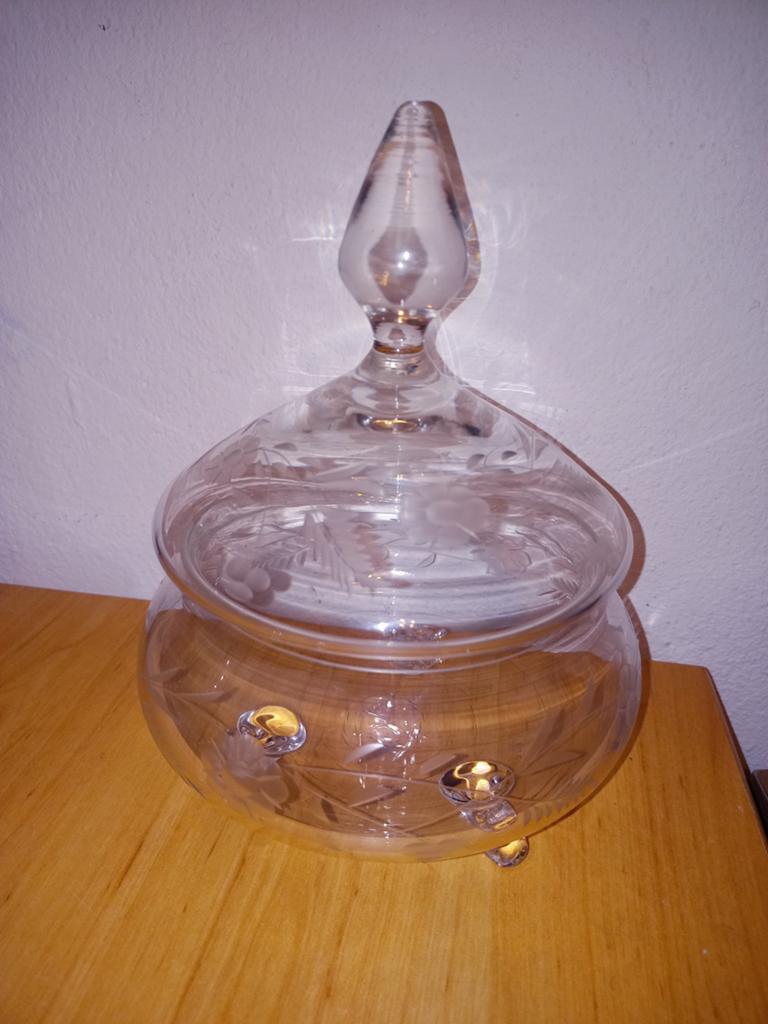 Geslepen glazen koekjes stolp met deksel, Ophalen of Verzenden, Zo goed als nieuw