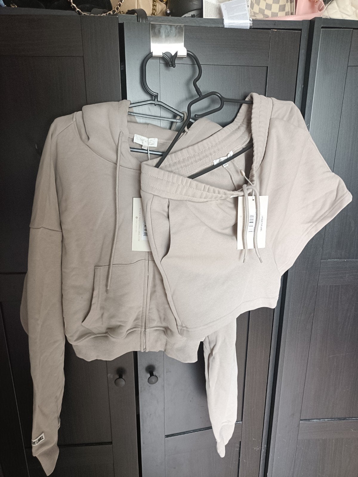 Nieuw Unique The Label Set XL - Hoodie en Short Mocha, Unique The Label, Ophalen of Verzenden, Nieuw
