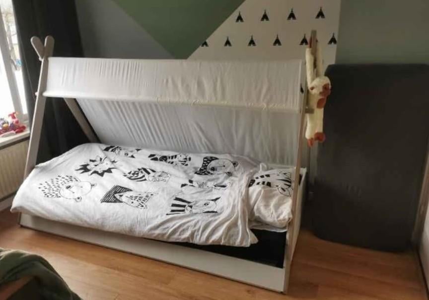 Totem tipi bed, Kinderen en Baby's, 85 tot 100 cm, Zo goed als nieuw, 180 cm of meer, Ophalen