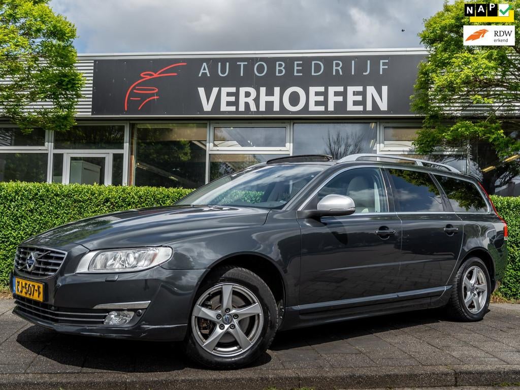 Volvo V70 2.0 D3 POLAR+ - FULL OPTION - PANORAMADAK - AUTOMA, Auto's, Euro 6, 4 cilinders, 23 km/l, Diesel