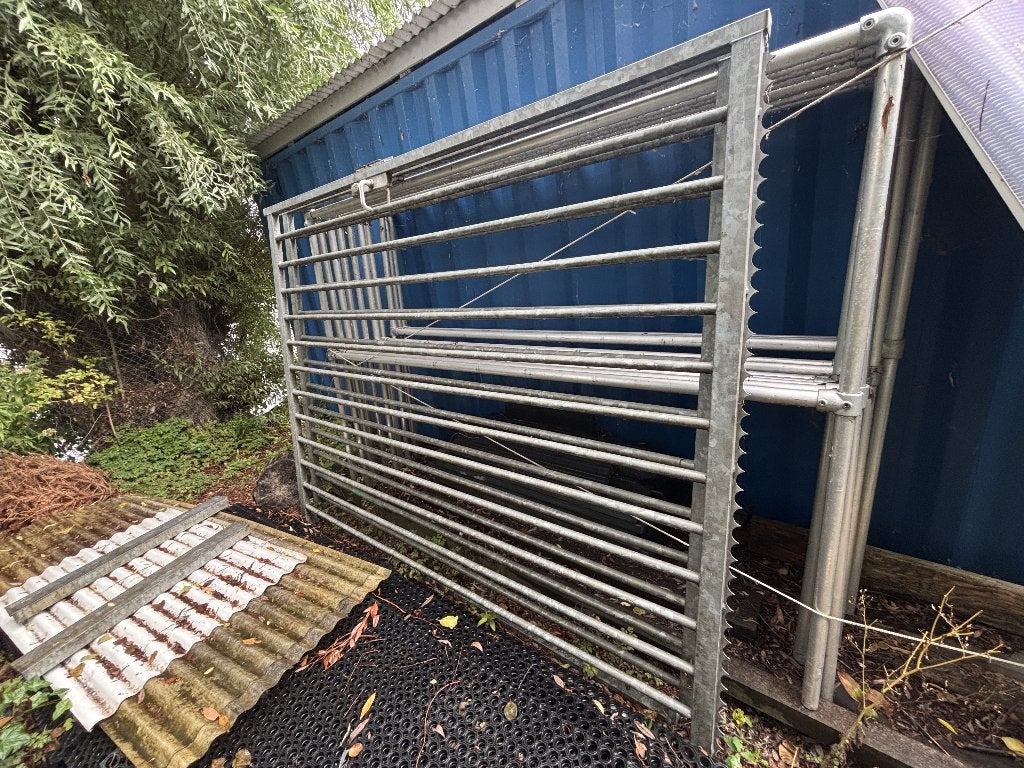 Heras poort hekwerk twee delen 2x2,5 m, Ophalen, Met poort, Gebruikt, Spijlenhekwerk