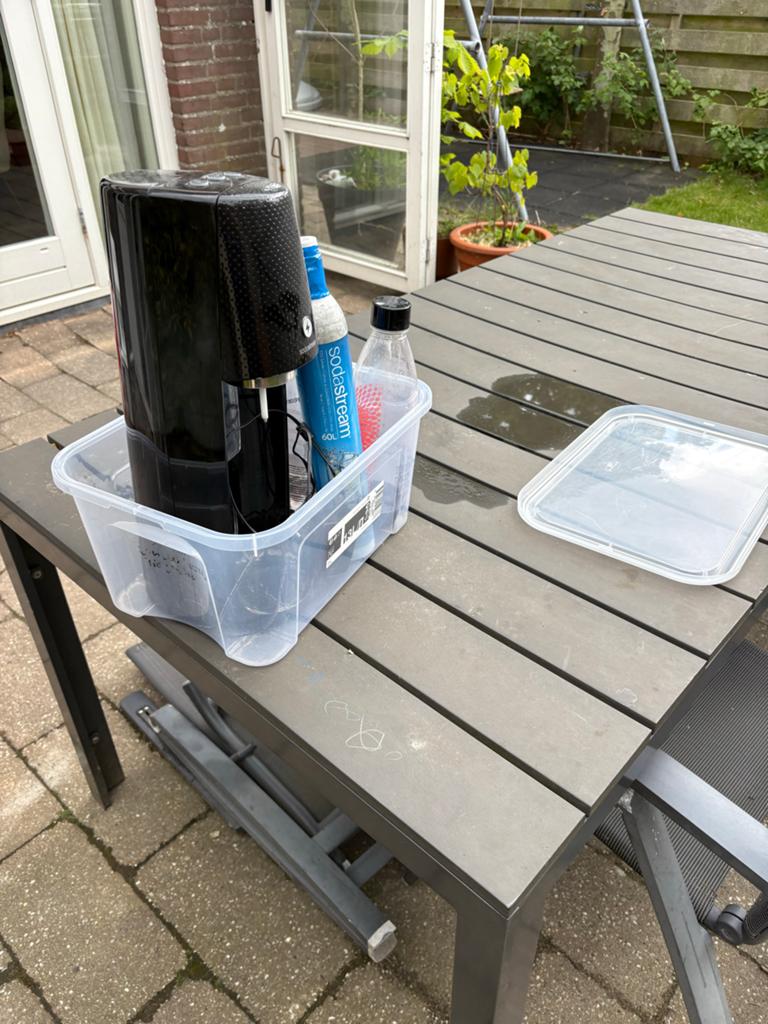 Sodastream met flessen en gasfles, Ophalen, Gebruikt