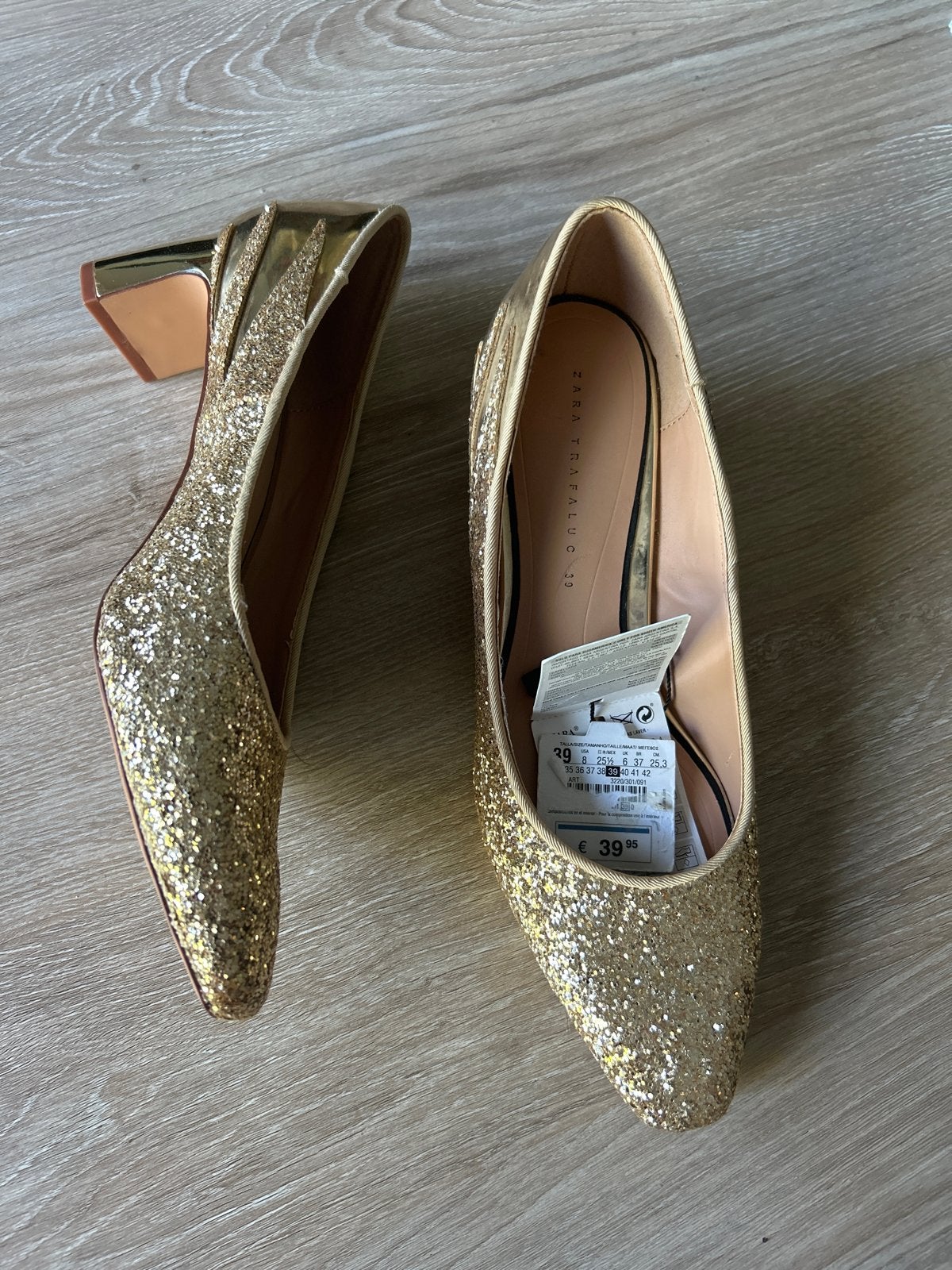 Zara Gouden Glitter Pumps Maat 39, Ophalen of Verzenden, Nieuw, Overige kleuren, Pumps