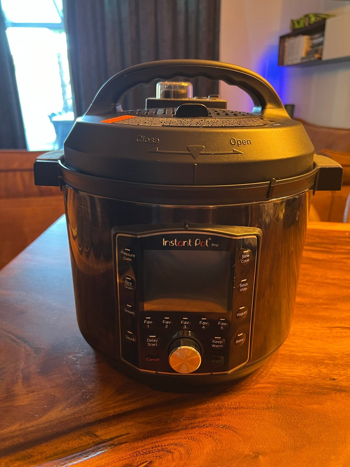 Multi Cooker Instant Pot Pro 5,7L, Ophalen of Verzenden, Zo goed als nieuw, 3 snelheden of meer