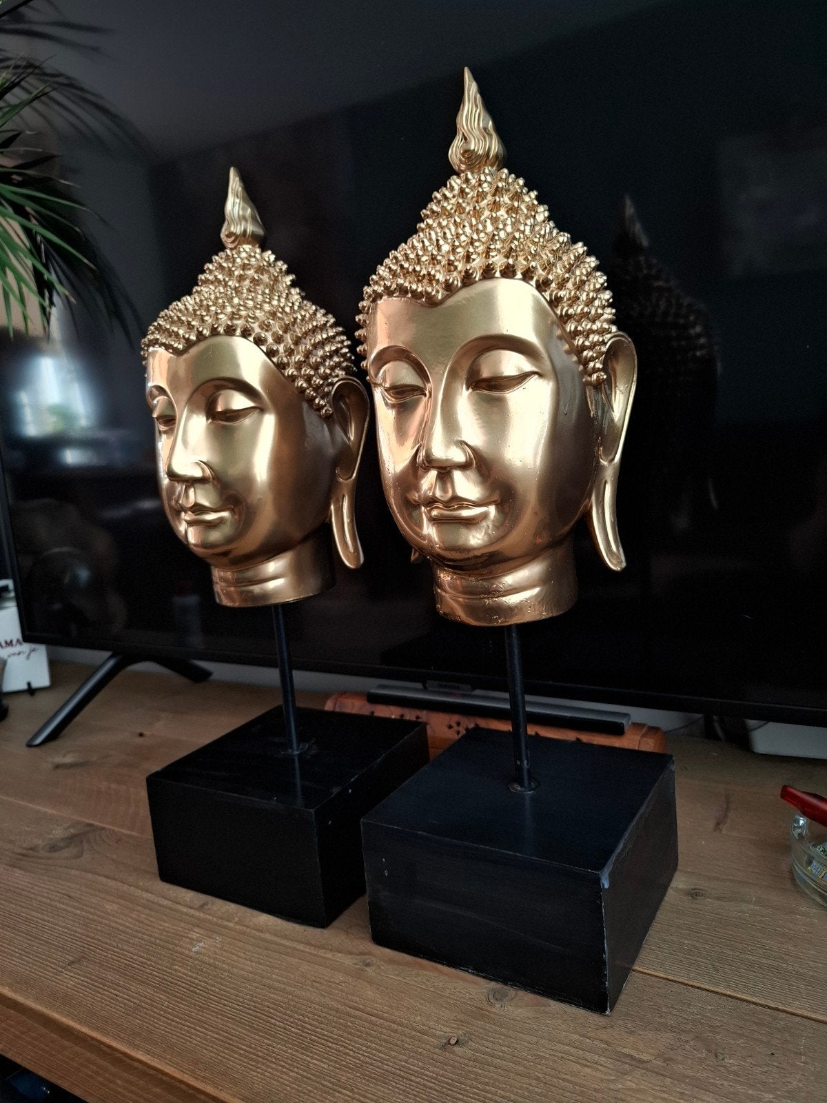 Set van 2 gouden Boeddha hoofden op sokkel, Met sokkel, Ophalen of Verzenden, Zo goed als nieuw, Goud