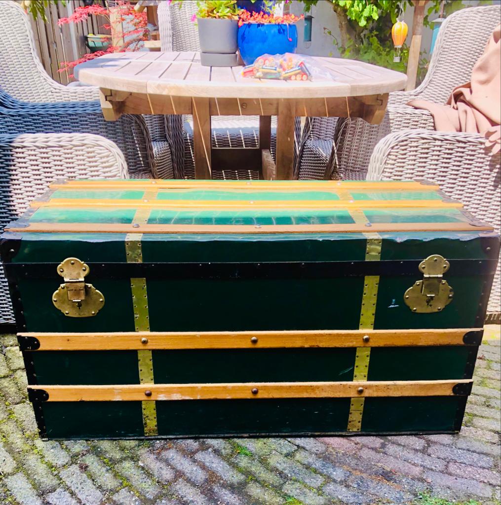 Antieke kist, groen met messing en papier bekleed, Ophalen, Gebruikt, 100 tot 150 cm, 50 tot 75 cm