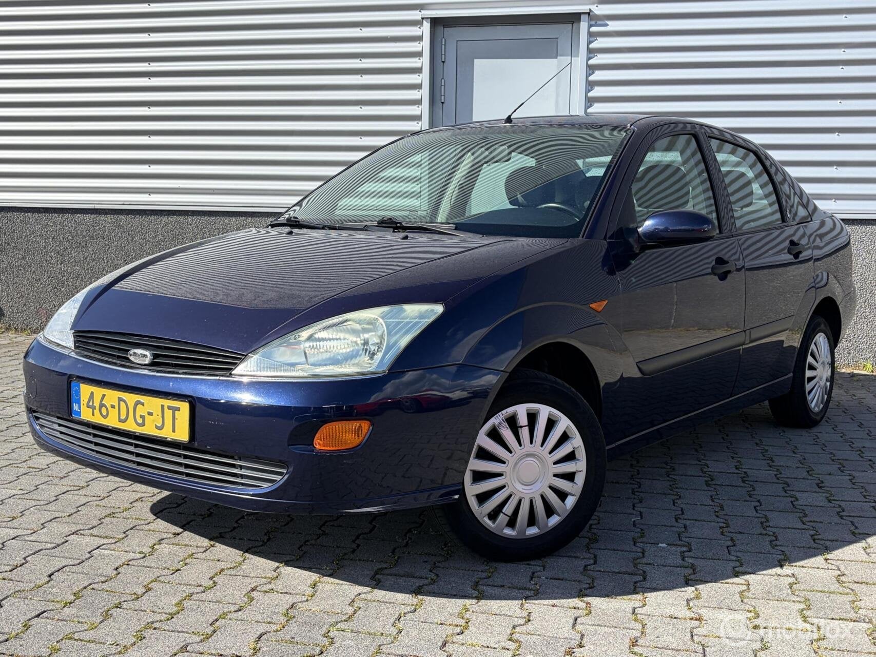 Ford Focus 1.8-16V Ghia Nieuwe apk!, Auto's, Ford, Gebruikt, 4 cilinders, Blauw, Origineel Nederlands