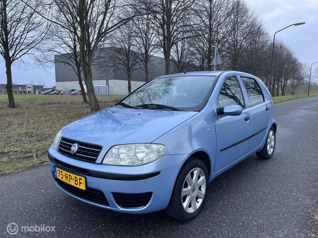 Fiat Punto 1.4-16V Dynamic*PARKEERSENSOR*CRUISE CONTROL*AIRC, Voorwielaandrijving, Stof, Zwart, Origineel Nederlands