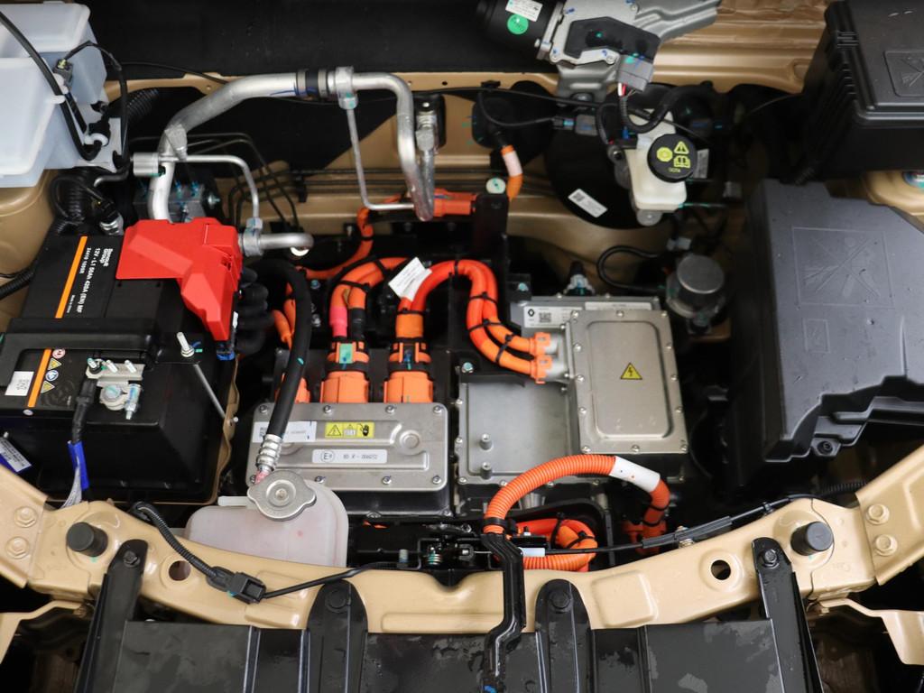 Dacia Spring Extreme 65 26.8 kWh | airco | Apple Carplay/And, Auto's, Gebruikt, Bruin, 4 stoelen, Leder en Stof