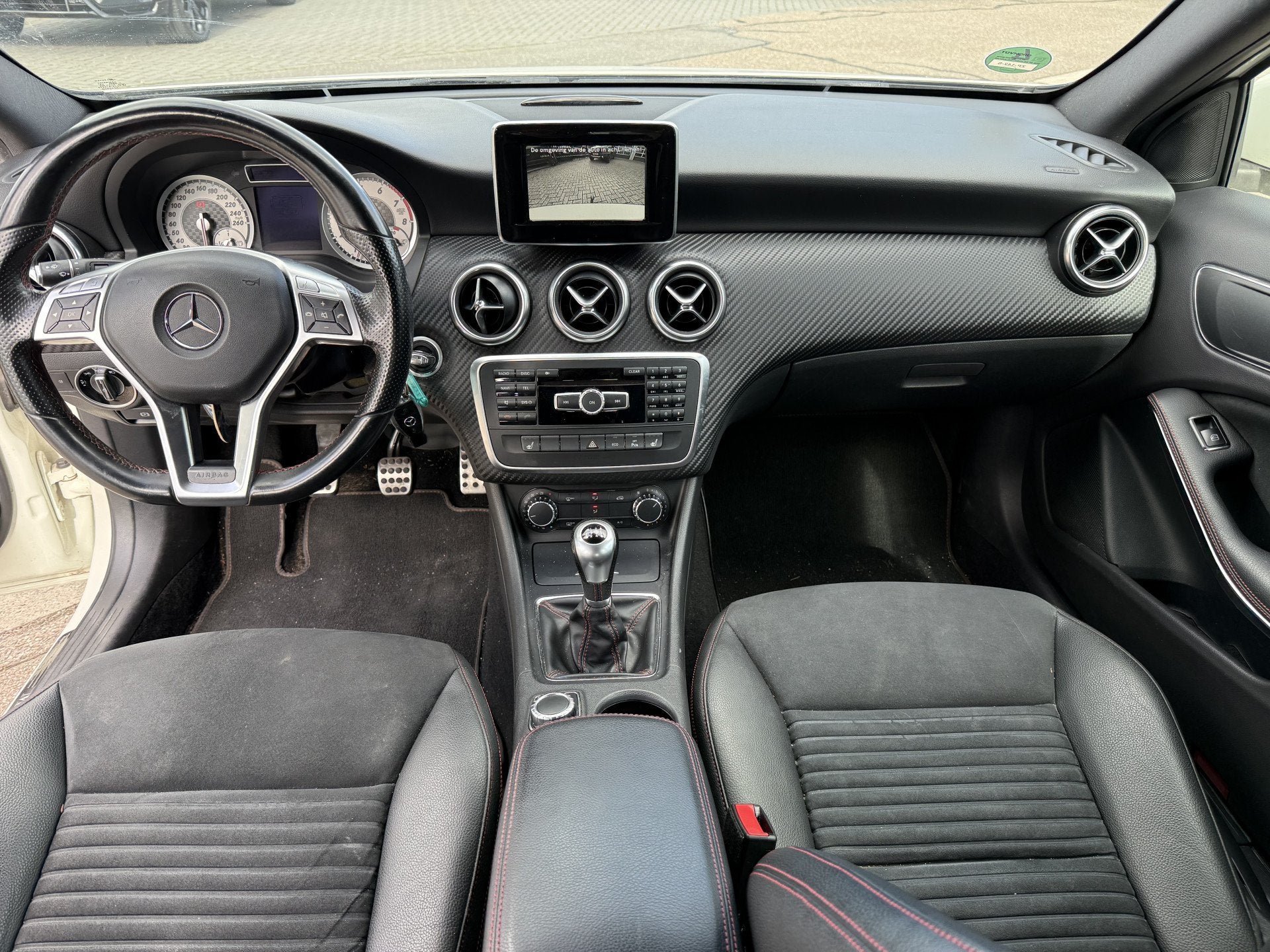 Mercedes-Benz A-Klasse 180 Prestige AMG-line * Camera * Trek, Voorwielaandrijving, Gebruikt, 4 cilinders, 1595 cc