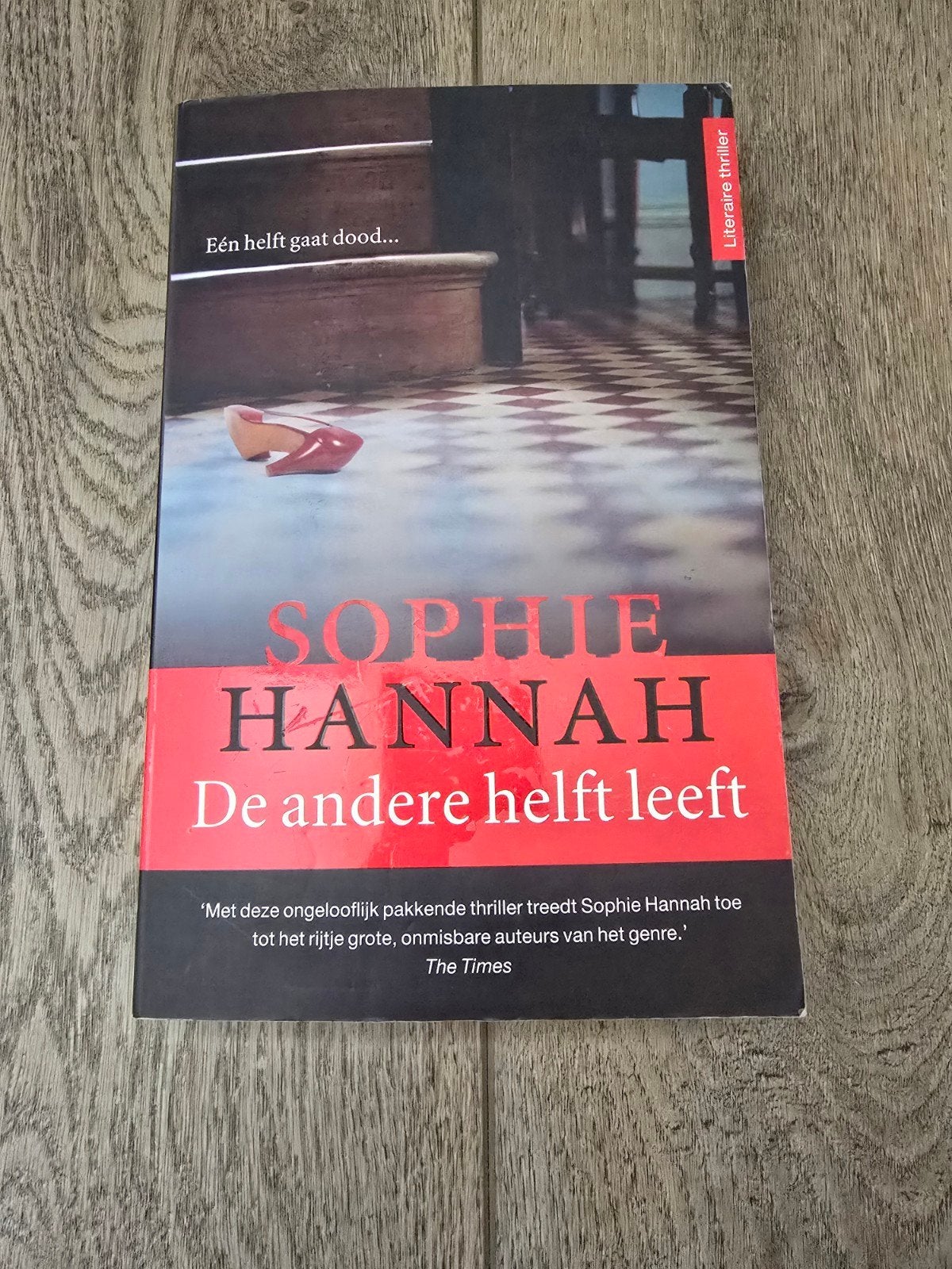 Te koop nieuw boek "De andere helft leeft", schrijver Sophie, Ophalen of Verzenden, Nieuw, Sophie Hannah