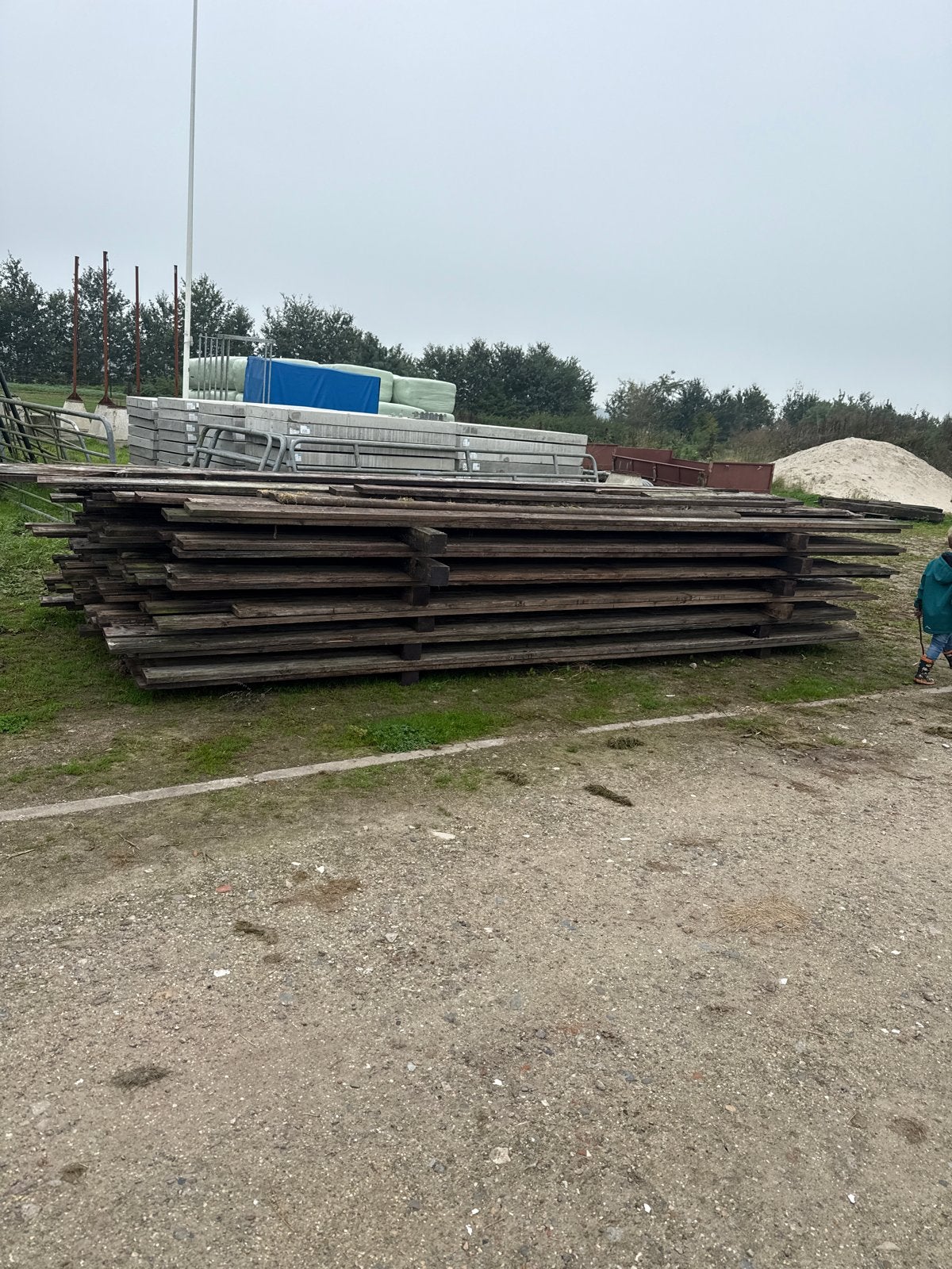 125 gebruikte gecreosoteerde houten planken 3x14,5x500 cm, Gebruikt, Minder dan 25 mm, Plank, 300 cm of meer