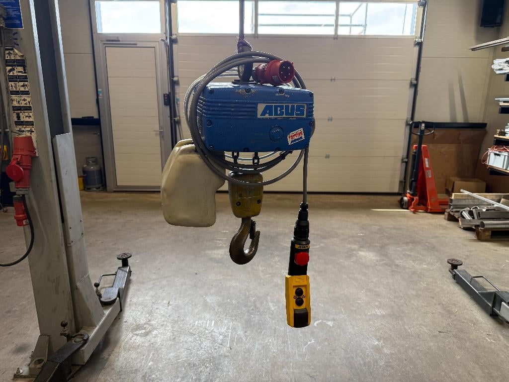 Abus GM5 elektrische kettingtakel 2000kg met 5m hijshoogte, Doe-het-zelf en Verbouw, Lieren en Takels, Ophalen, Gebruikt, Elektrisch