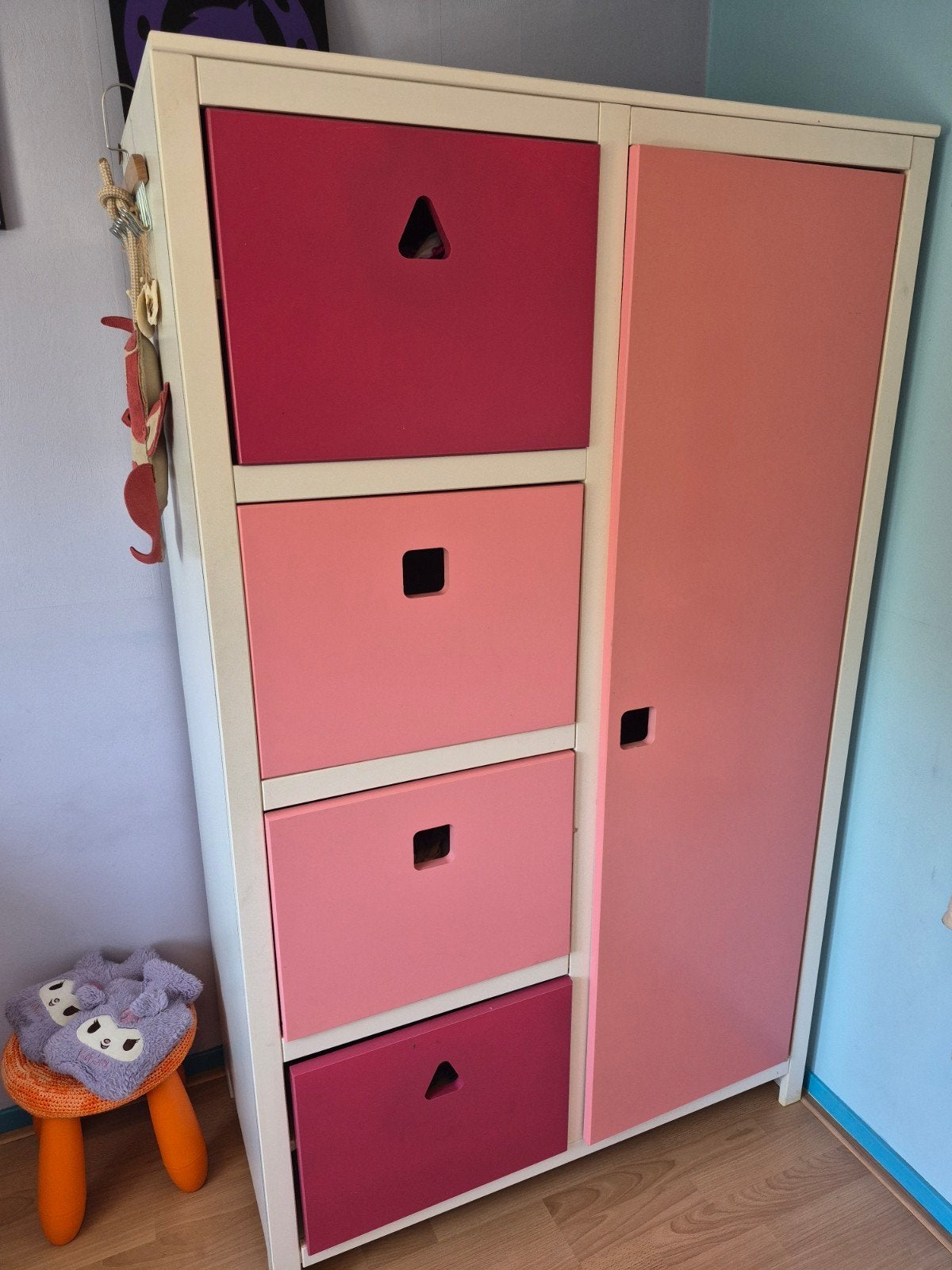 Kast met lades en deuren - roze tinten, Ophalen, Gebruikt, Modern, Speels, 50 tot 100 cm