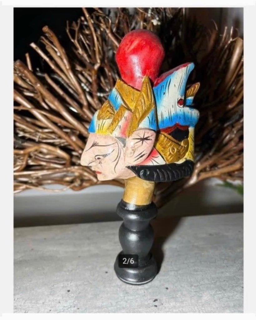 Wajang Pop hoofd Indonesische Houten Pop op sokkel, Antiek en Kunst, Kunst | Beelden en Houtsnijwerken, Ophalen of Verzenden