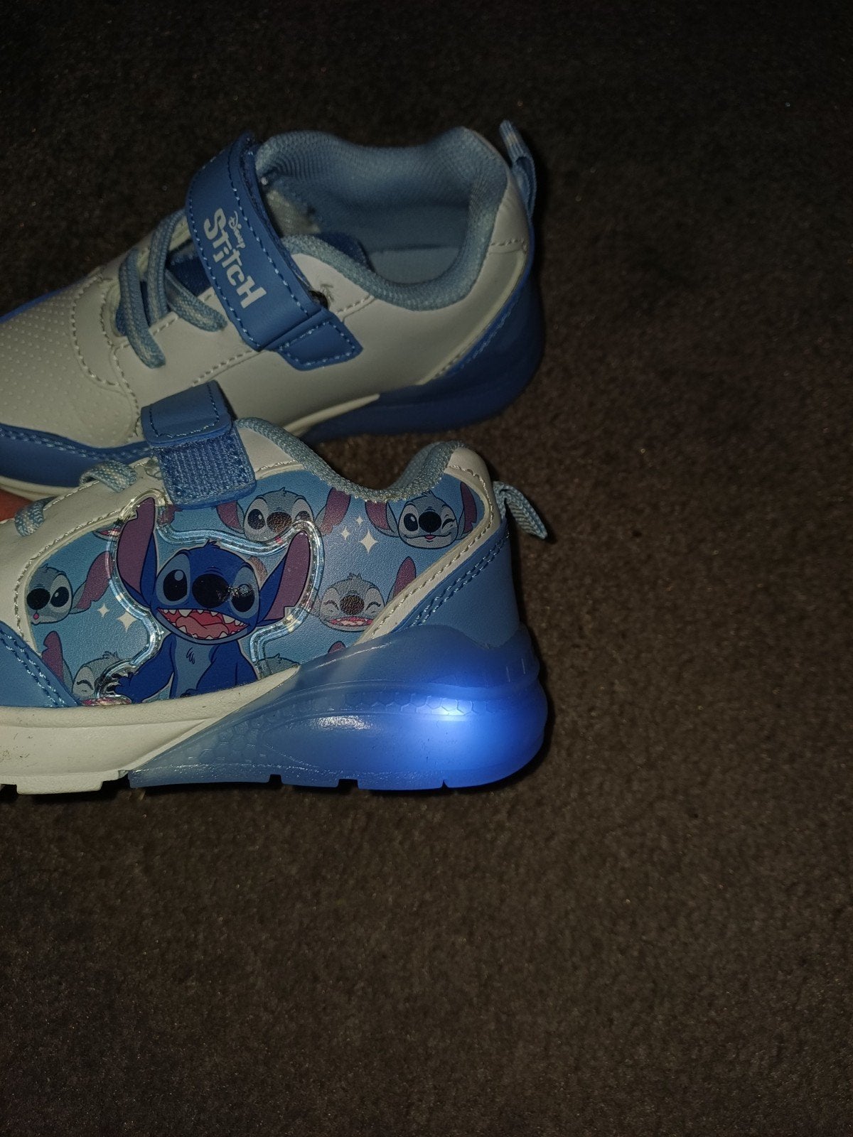 Disney Stitch & Frozen sneakers met lichtjes - Maat 25 & 29, Disney, Jongen of Meisje, Schoenen, Ophalen of Verzenden