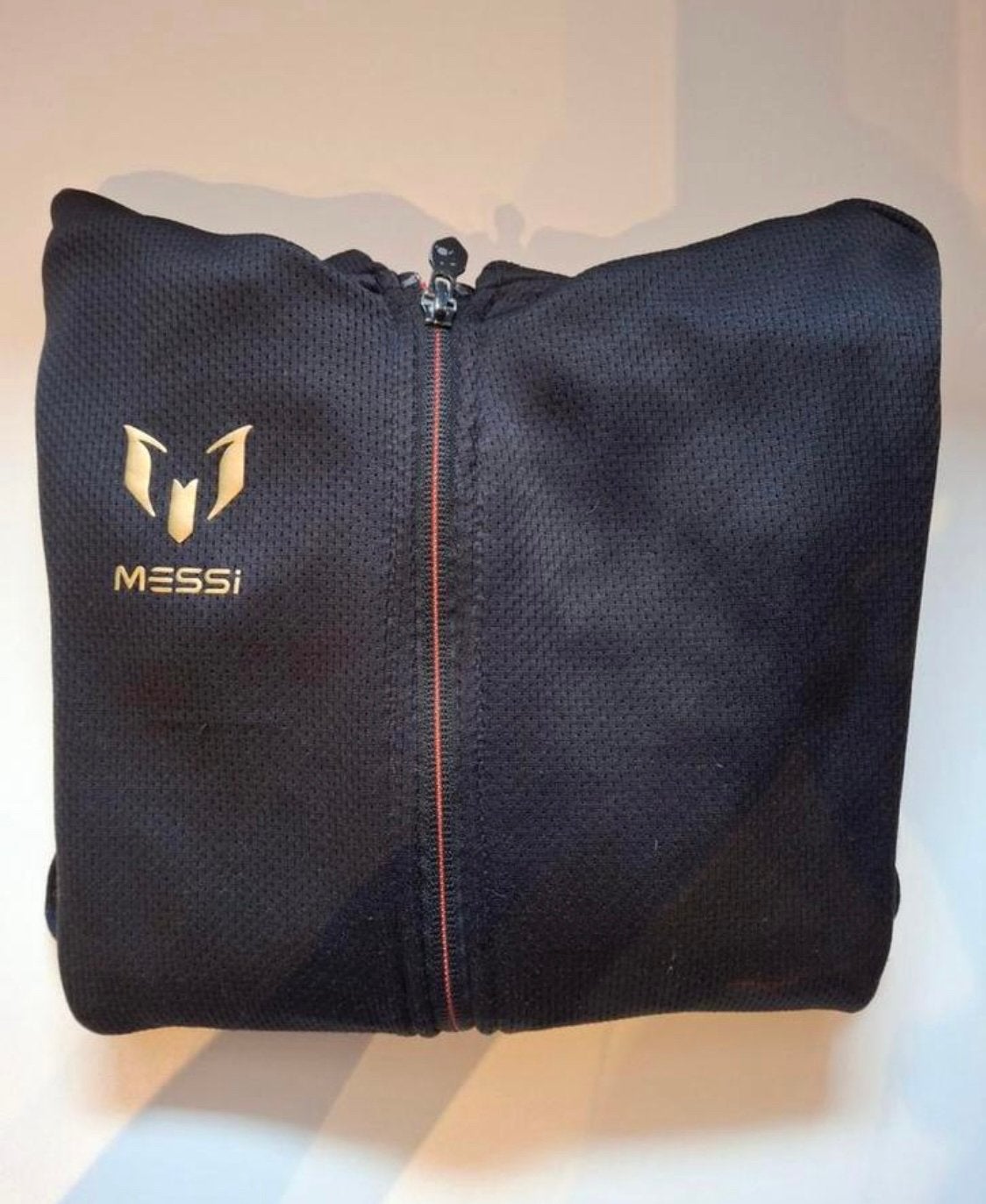 Adidas Messi trainingsvest maat 140, Ophalen of Verzenden, Zo goed als nieuw, Jongen, Trui of Vest