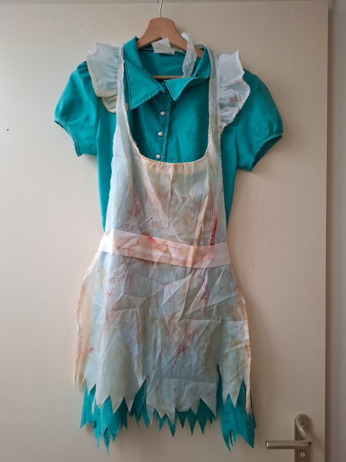 Zombie Maid Kostuum - Halloween/Carnaval (M), Kleding | Dames, Maat 38/40 (M), Carnaval, Boland, Ophalen of Verzenden