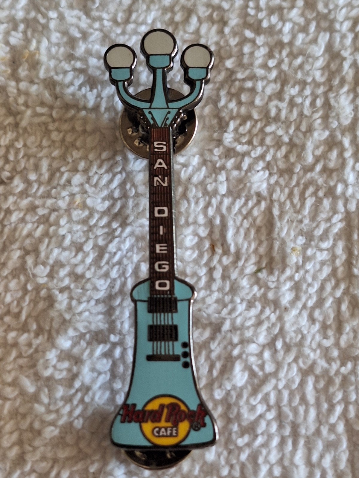 Hard Rock Cafe : SAN DIEGO, Fraaie,Emaille Gitaar Pin, Verzenden, Zo goed als nieuw, Merk, Speldje of Pin