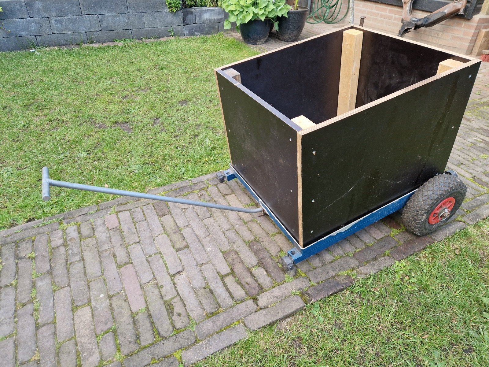Degelijke viskar met afneembare bak en 4 poten, Ophalen of Verzenden, Gebruikt, Overige typen