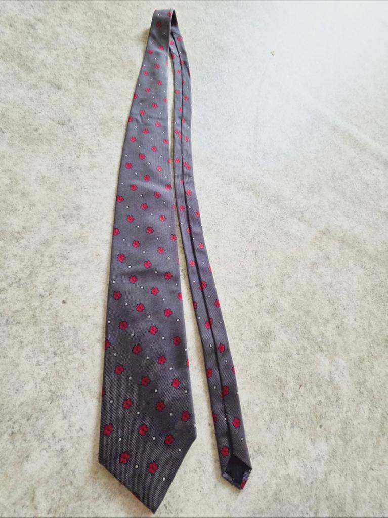 Hemley 100% Zijden Grijze Stropdas met Rood Bloemenpatroon, Kleding | Heren, Stropdassen, Hemley, Ophalen of Verzenden, Zo goed als nieuw