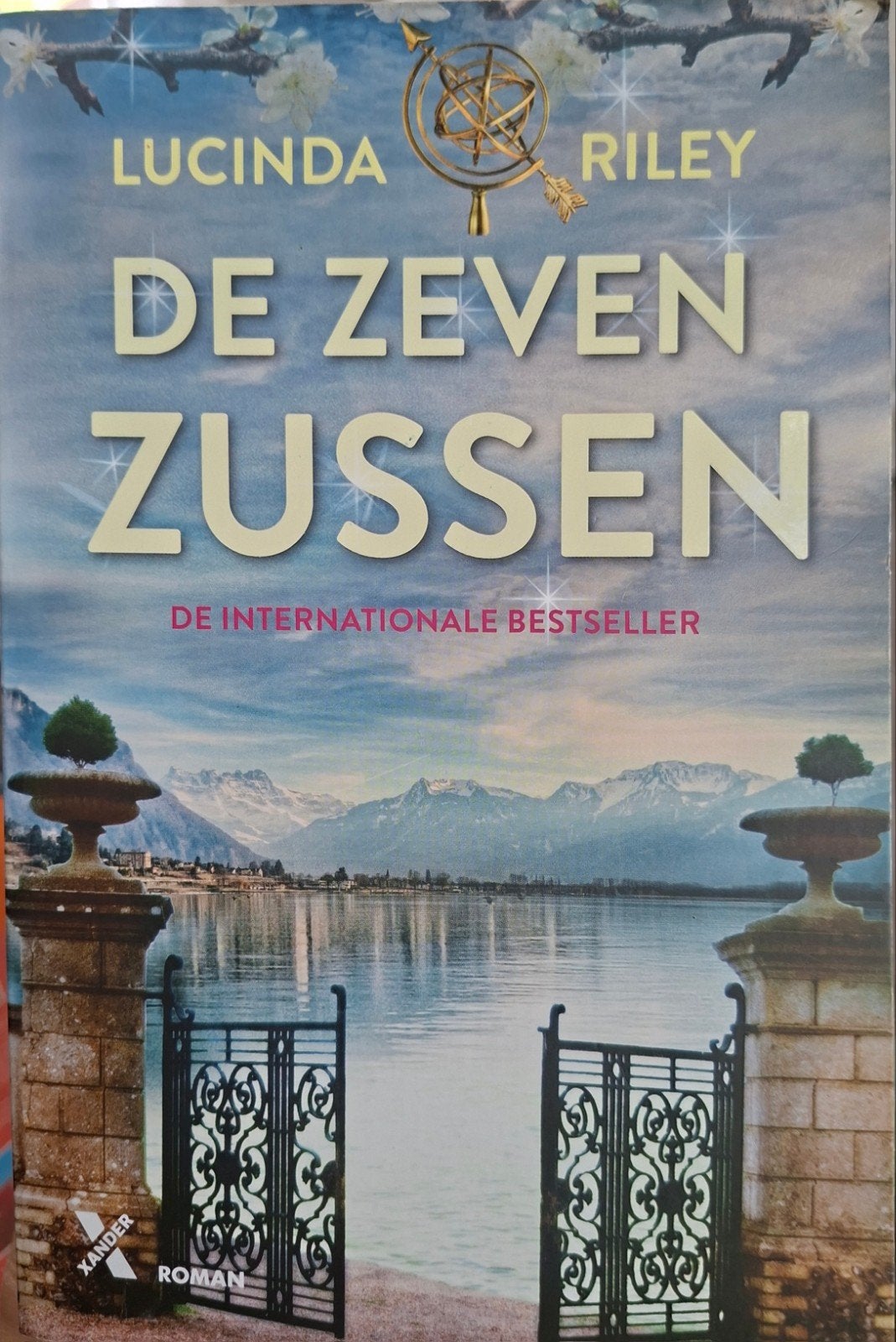 De Zeven Zussen - Lucinda Riley - 9789044340937, Ophalen of Verzenden, Zo goed als nieuw