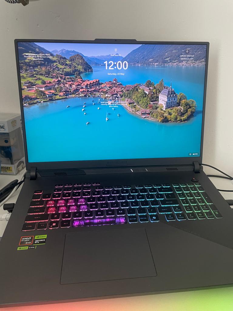 ASUS ROG Strix G18 Ryzen 9 Gaming Laptop - ZGAN!, Ophalen, Met videokaart, Qwerty, Zo goed als nieuw