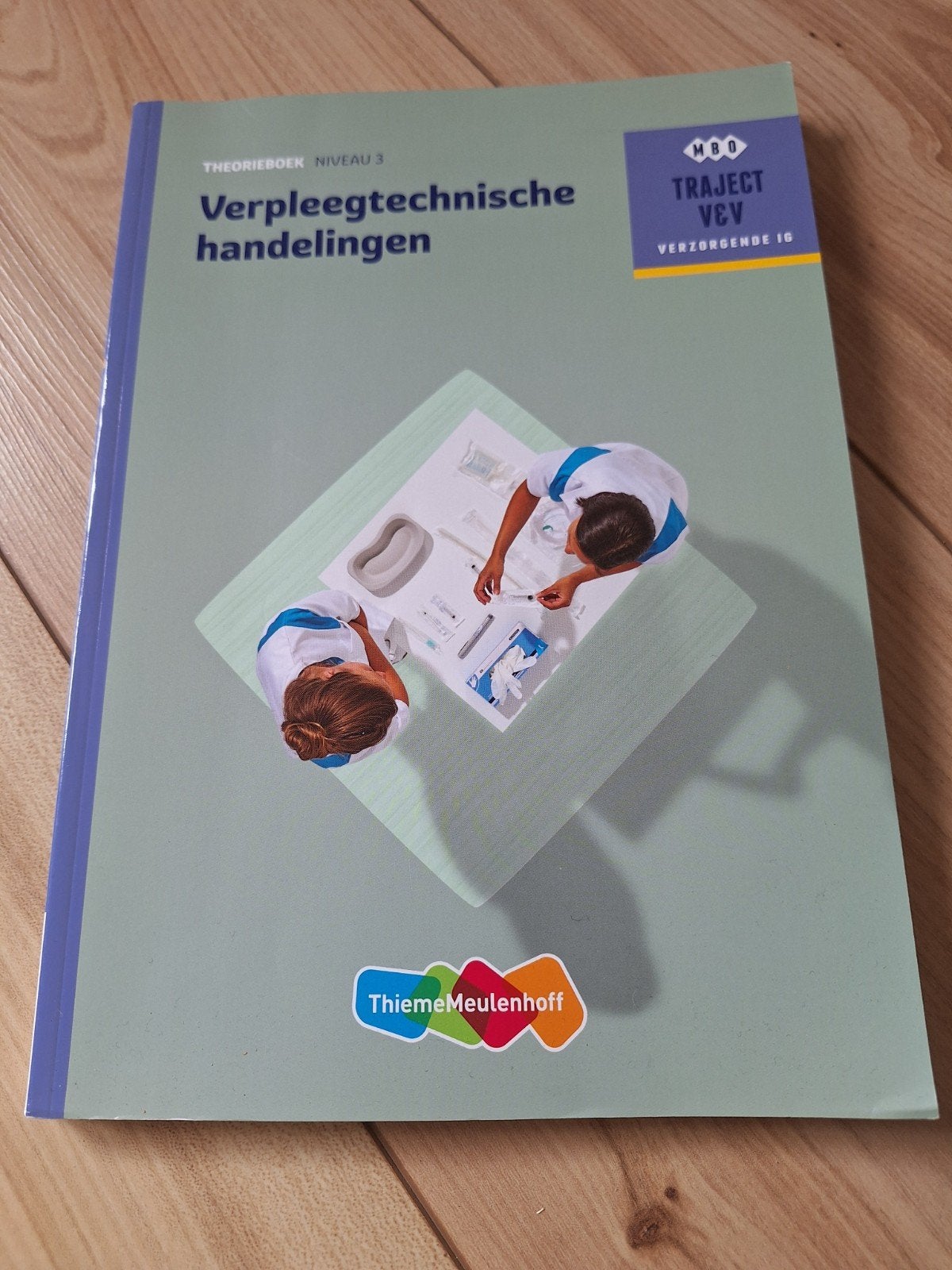 Verpleegtechnische handelingen MBO Traject V&V Niveau 3, Ophalen of Verzenden, Zo goed als nieuw, MBO, C.A. Abrahamse, P.A.M. Mocking